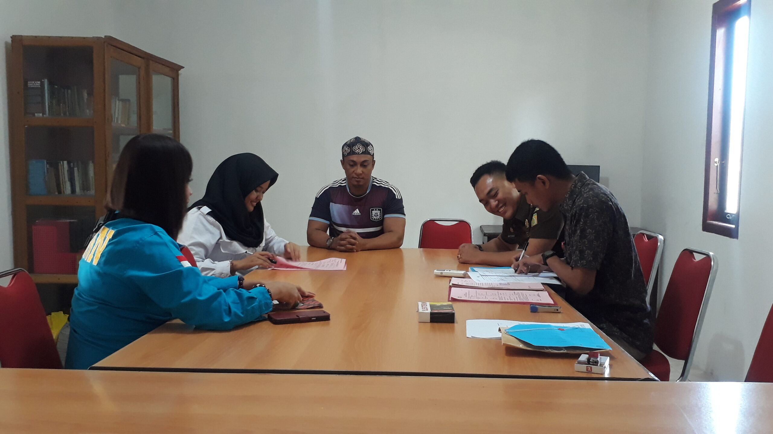 Kejari Terima Tahap Dua Berkas Tersangka Narkoba dari BNNK Kabupaten Pulau Morotai Kejari Terima Tahap Dua Berkas Tersangka Narkoba dari BNNK Kabupaten Pulau Morotai